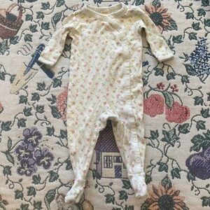 3/$15 SALE BUNDLE N SAVE Gymboree 3-6 Months Floral Footies Onesie